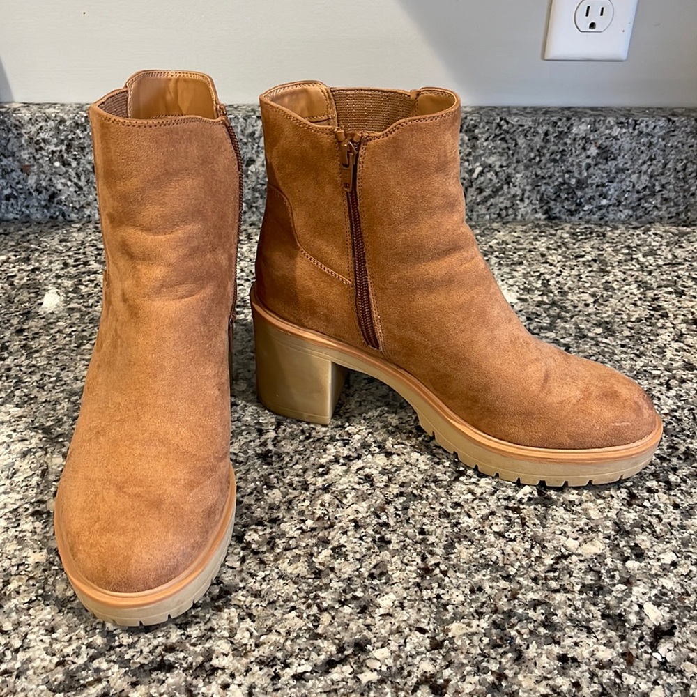 Tan ankle height faux suede booties. Hot for fall, super comfy. Size 9
